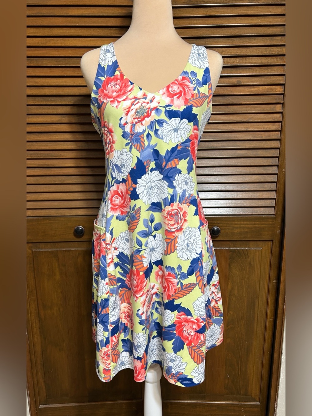Marika Floral V-Neck Racerback Sleeveless Active Summer Dress Size L